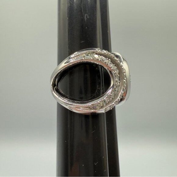 Gorgeous 'Embrace' Infinity Style rIng with CZ studded band - Picture 3 of 14